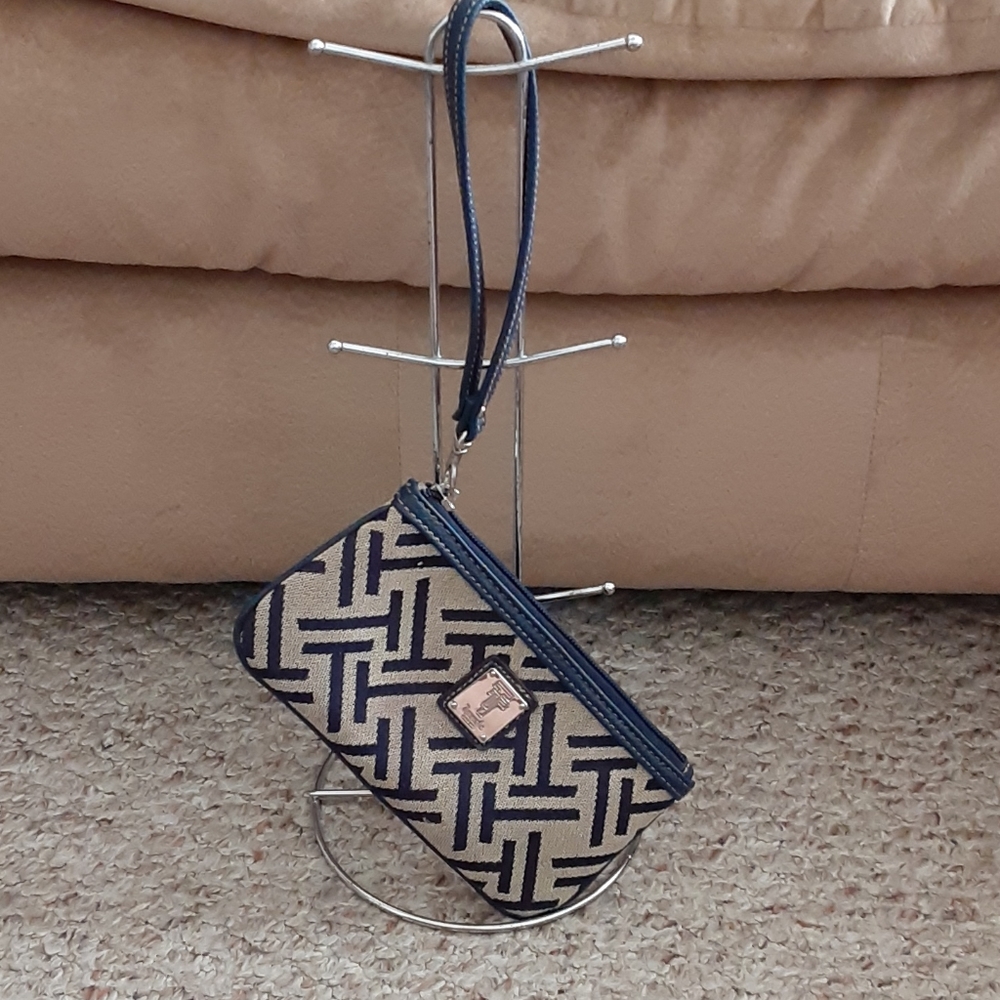 Tignanello wristlet